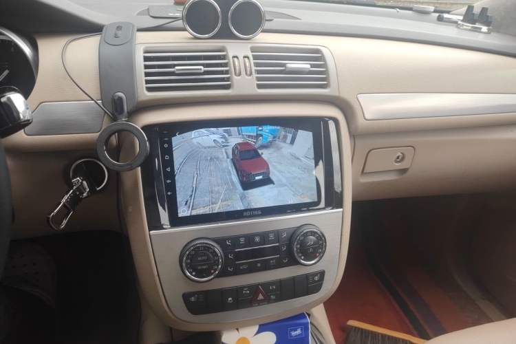Used Mercedes-Benz R-Class 2011 R 300 L Business Model Audio And AC Panel