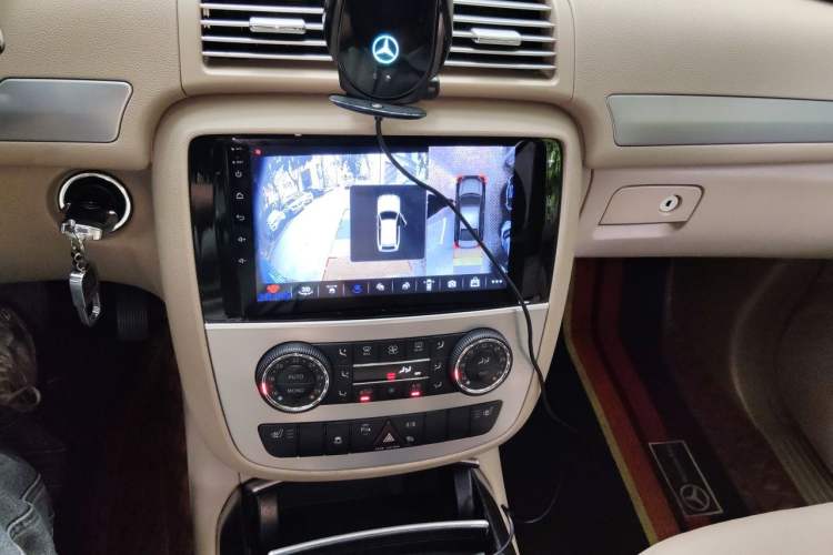 Used Mercedes-Benz R-Class 2011 R 300 L Business Model Audio And AC Panel