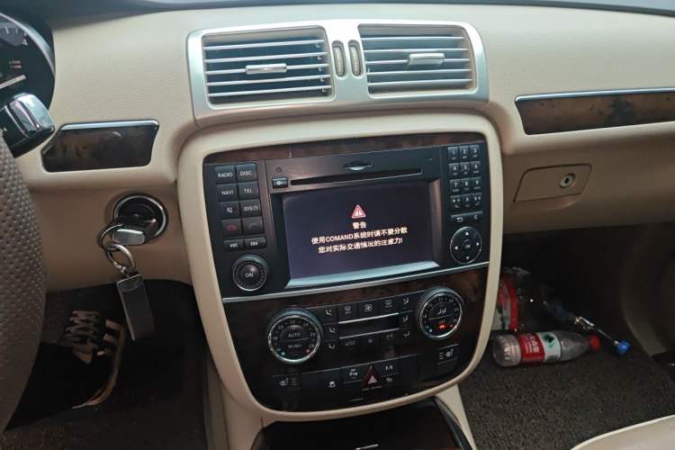 Used Mercedes-Benz R-Class 2011 R 300 L Luxury Model Audio And AC Panel