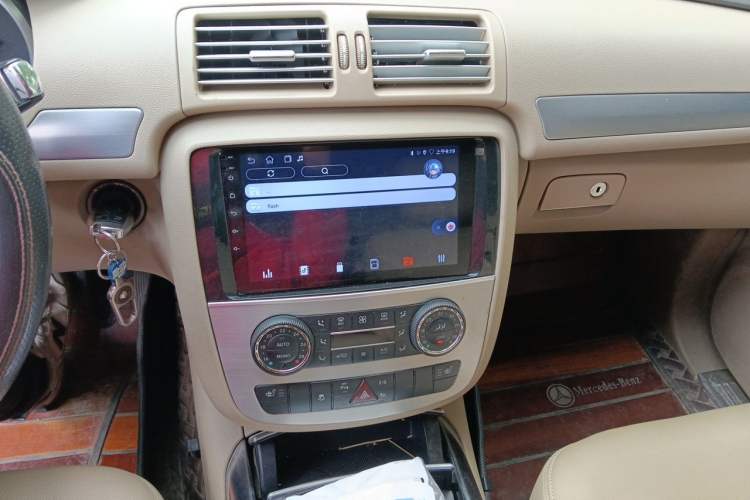 Used Mercedes-Benz R-Class 2011 R 300 L Business Model Audio And AC Panel