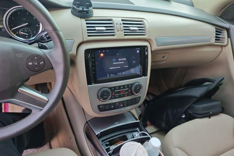 Used Mercedes-Benz R-Class 2011 R 300 L Business Model Audio And AC Panel