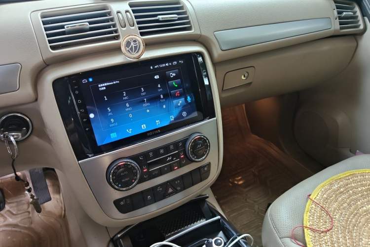 Used Mercedes-Benz R-Class 2011 R 300 L Business Model Audio And AC Panel