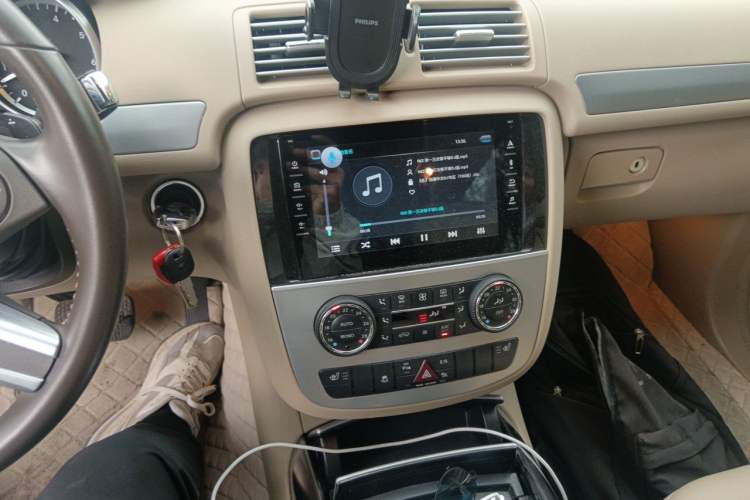 Used Mercedes-Benz R-Class 2011 R 300 L Business Model Audio And AC Panel