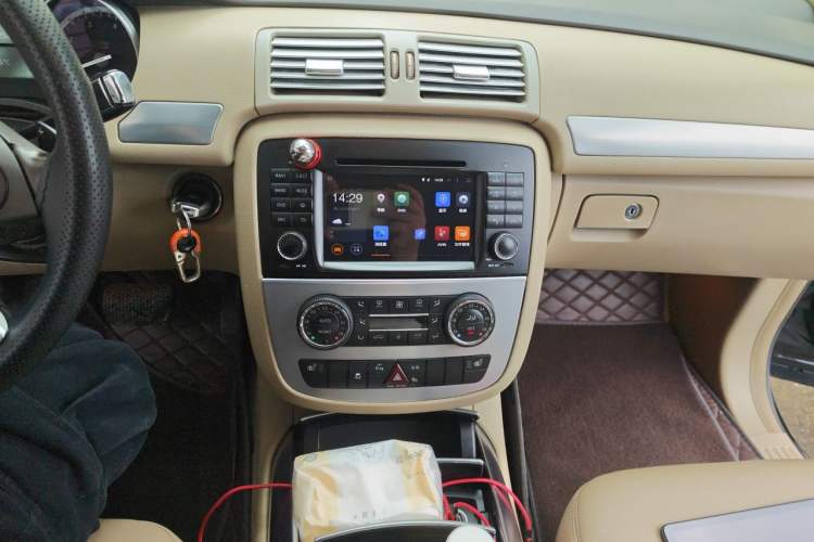 Used Mercedes-Benz R-Class 2011 R 300 L Business Model Audio And AC Panel