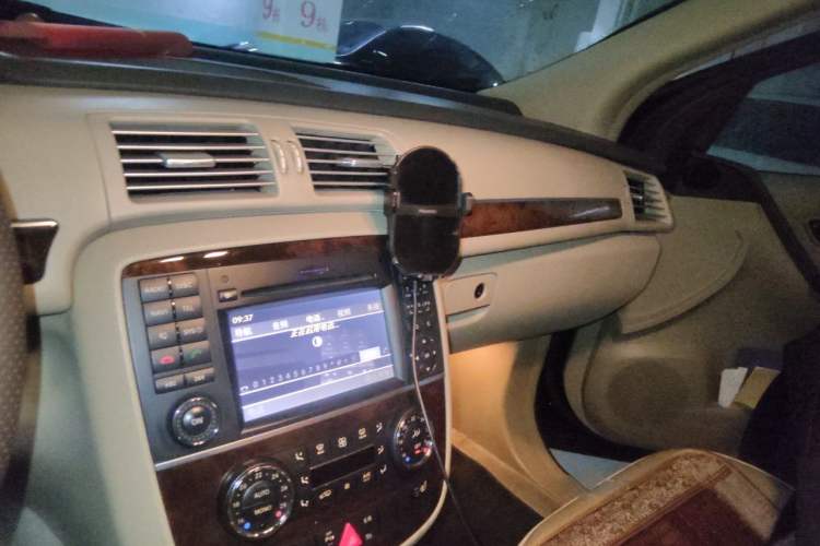 Used Mercedes-Benz R-Class 2011 R 350 L 4MATIC Audio And AC Panel
