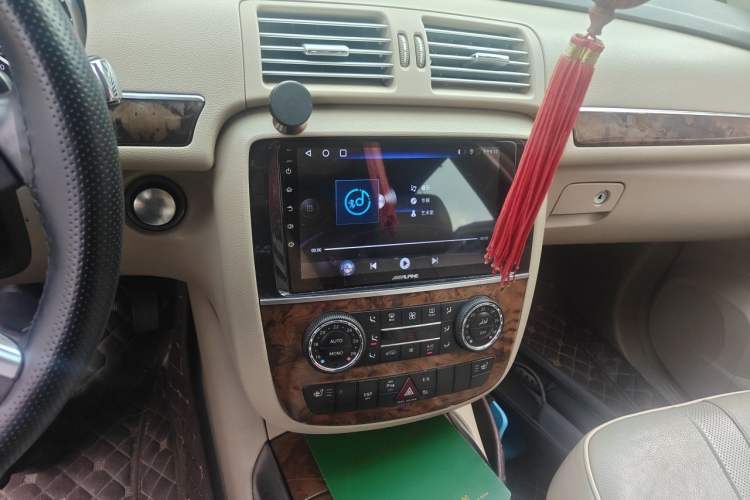 Used Mercedes-Benz R-Class  Audio And AC Panel