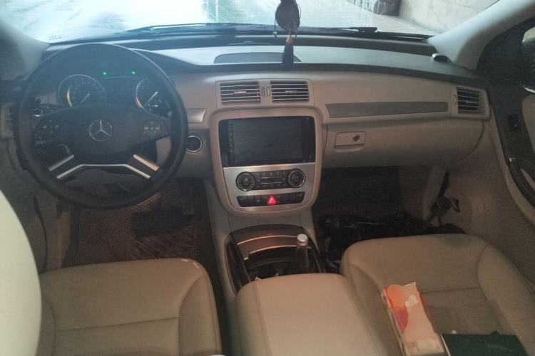 Used Mercedes-Benz R-Class 2011 R 300 L Business Model Center Console