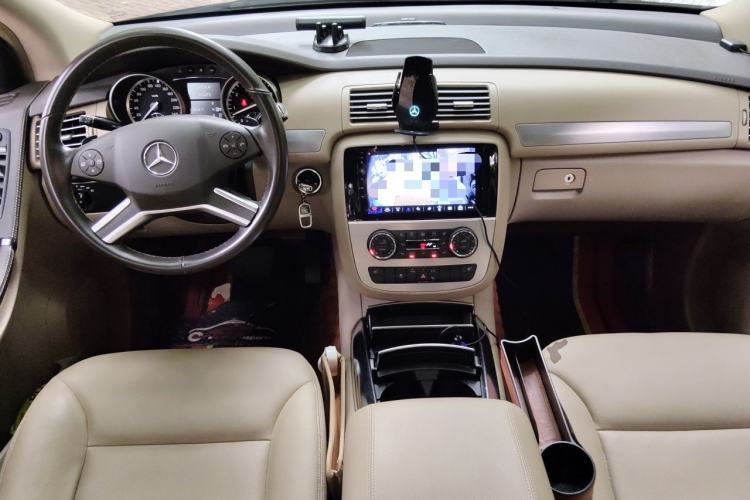 Used Mercedes-Benz R-Class 2011 R 300 L Business Model Center Console