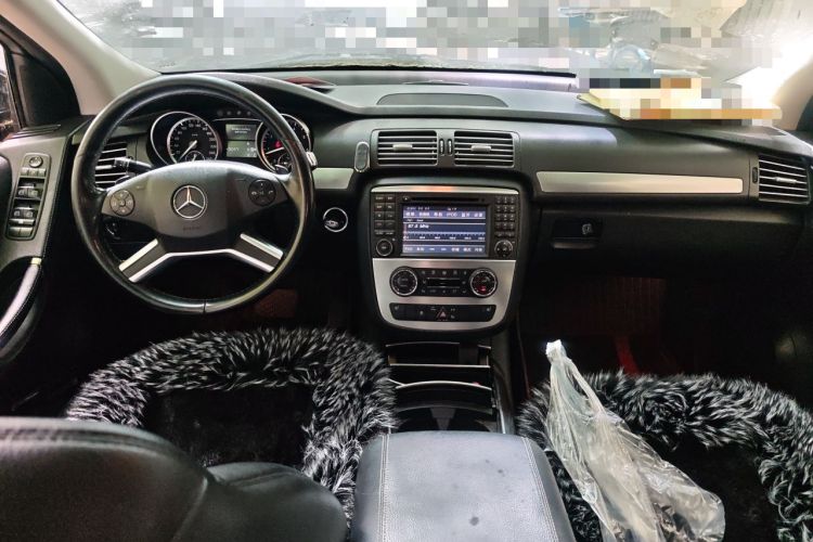 Used Mercedes-Benz R-Class 2011 R 300 L Business Model Center Console