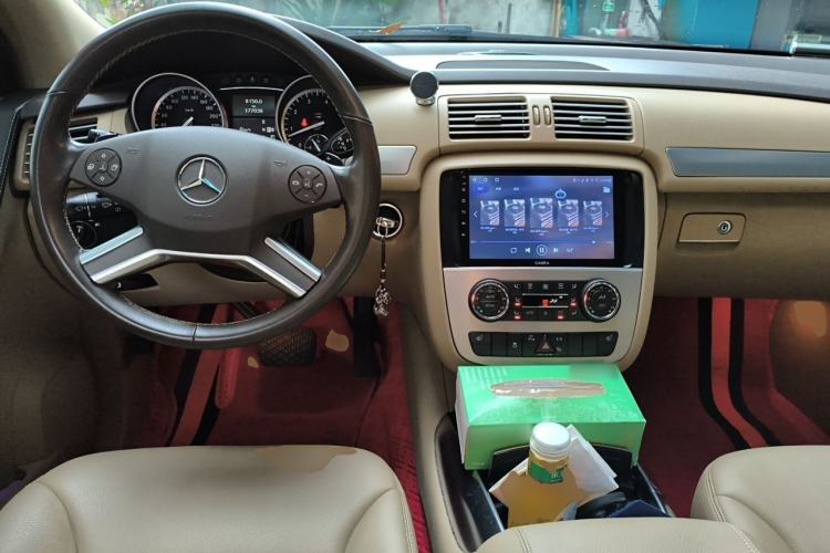 Used Mercedes-Benz R-Class 2011 R 300 L Business Model Center Console