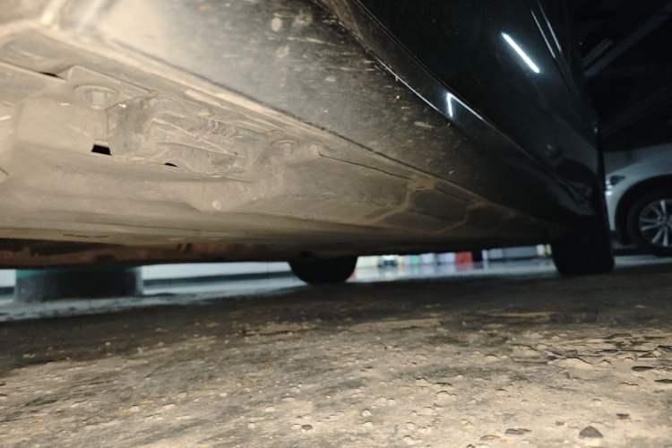 Used Mercedes-Benz R-Class 2011 R 300 L Business Model Chassis Front Left