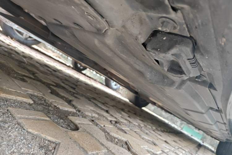 Used Mercedes-Benz R-Class 2011 R 300 L Business Model Chassis Front Left