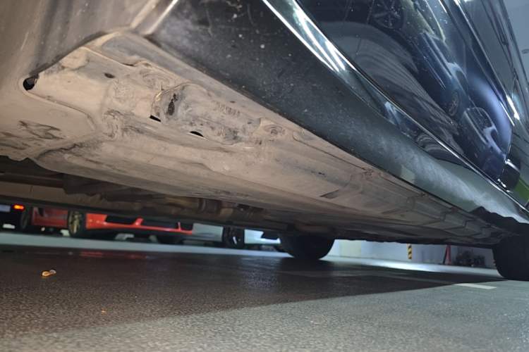 Used Mercedes-Benz R-Class 2011 R 300 L Business Model Chassis Front Left