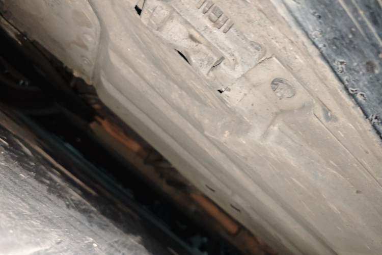 Used Mercedes-Benz R-Class 2011 R 300 L Business Model Chassis Front Left