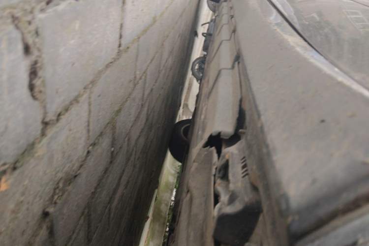 Used Mercedes-Benz R-Class 2011 R 300 L Business Model Chassis Front Right