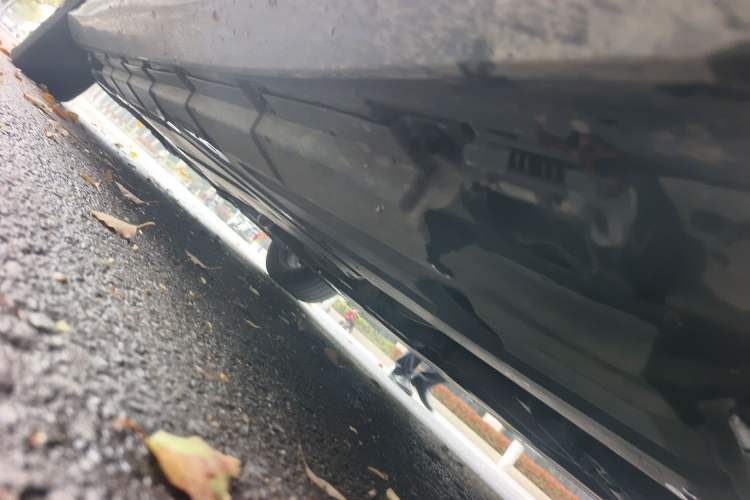 Used Mercedes-Benz R-Class 2011 R 300 L Business Model Chassis Front Right