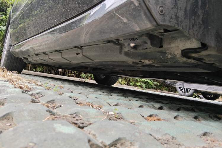 Used Mercedes-Benz R-Class 2011 R 300 L Business Model Chassis Front Right