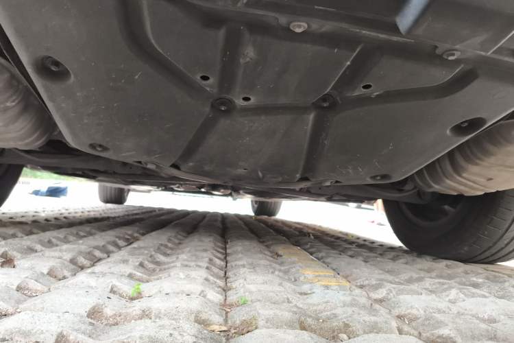 Used Mercedes-Benz R-Class 2011 R 350 L 4MATIC Chassis Rear