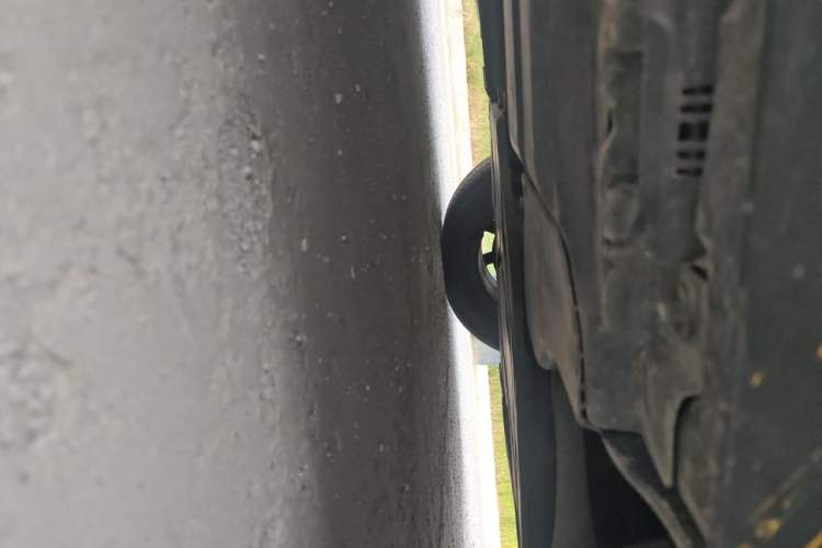 Used Mercedes-Benz R-Class 2011 R 350 L 4MATIC Chassis Rear Left