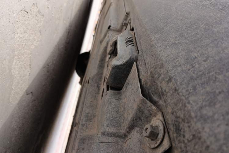 Used Mercedes-Benz R-Class 2011 R 350 L 4MATIC Chassis Rear Left