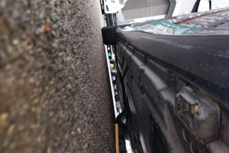 Used Mercedes-Benz R-Class 2011 R 350 L 4MATIC Chassis Rear Left