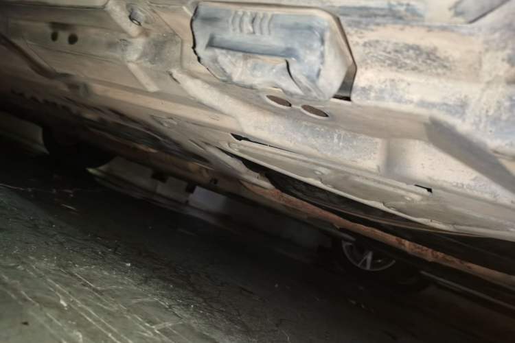 Used Mercedes-Benz R-Class 2011 R 350 L 4MATIC Chassis Rear Left