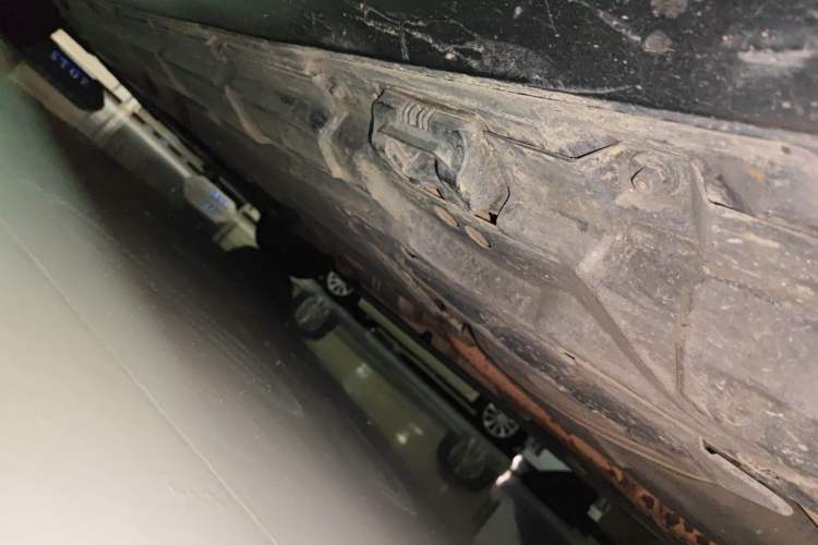 Used Mercedes-Benz R-Class 2011 R 350 L 4MATIC Chassis Rear Left