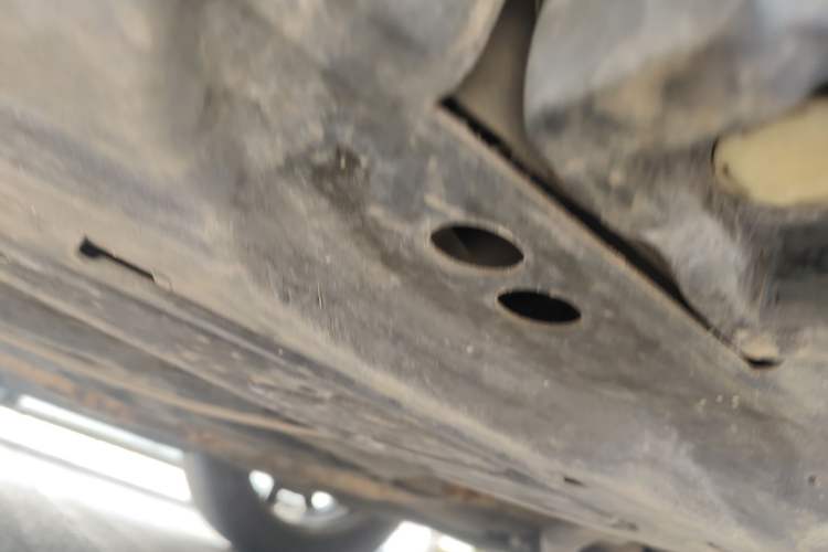 Used Mercedes-Benz R-Class 2011 R 350 L 4MATIC Chassis Rear Left