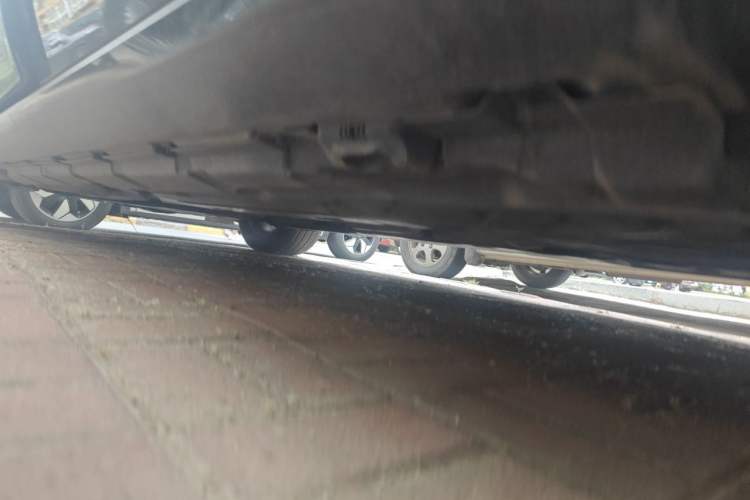 Used Mercedes-Benz R-Class 2011 R 350 L 4MATIC Chassis Rear Left