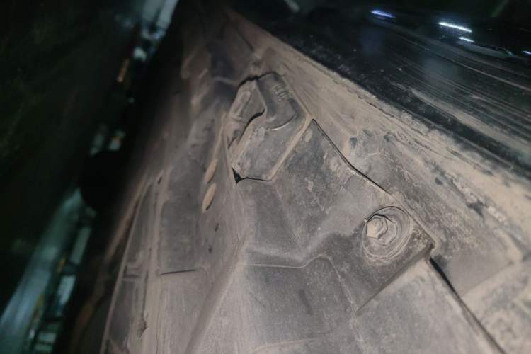Used Mercedes-Benz R-Class 2011 R 350 L 4MATIC Chassis Rear Left