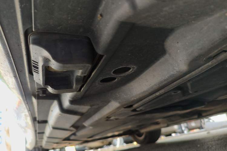 Used Mercedes-Benz R-Class 2011 R 350 L 4MATIC Chassis Rear Left