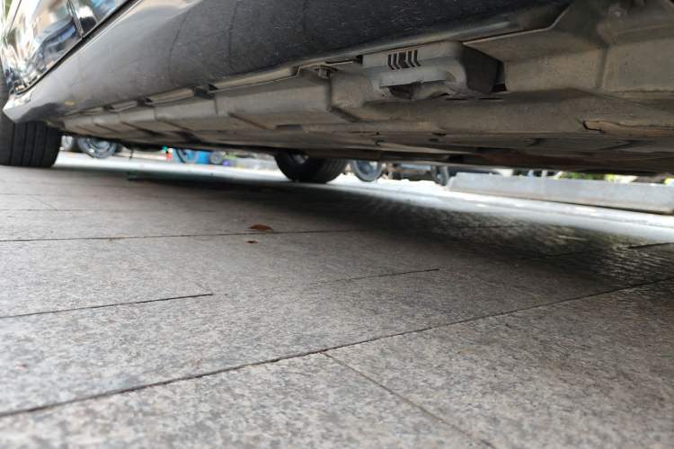 Used Mercedes-Benz R-Class 2011 R 350 L 4MATIC Chassis Rear Left