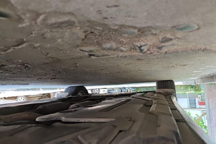 Used Mercedes-Benz R-Class 2011 R 350 L 4MATIC Chassis Rear Left