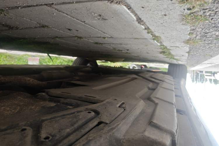 Used Mercedes-Benz R-Class  Chassis Rear Left