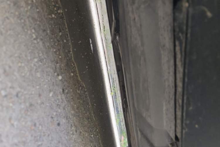 Used Mercedes-Benz R-Class 2011 R 350 L 4MATIC Chassis Rear Right