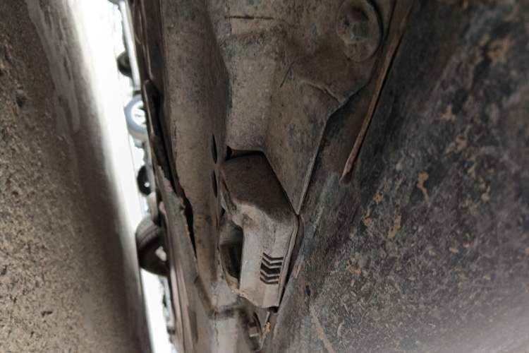 Used Mercedes-Benz R-Class 2011 R 350 L 4MATIC Chassis Rear Right
