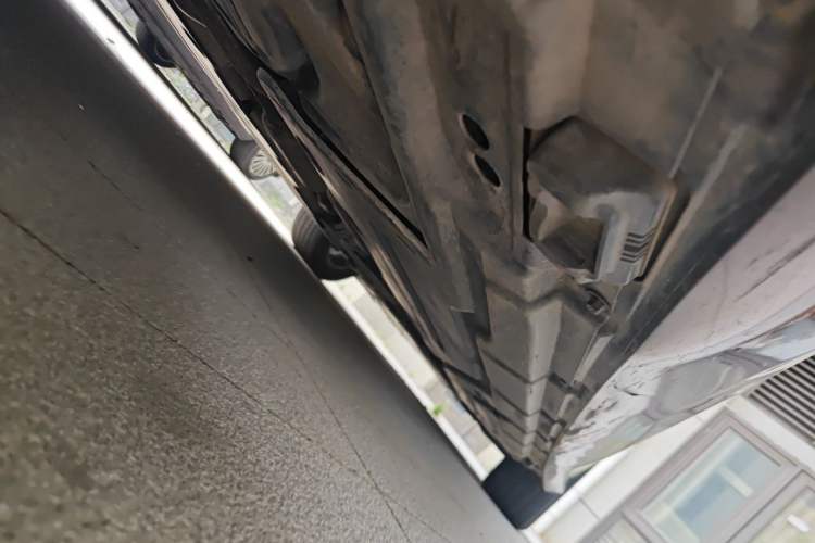 Used Mercedes-Benz R-Class 2011 R 350 L 4MATIC Chassis Rear Right