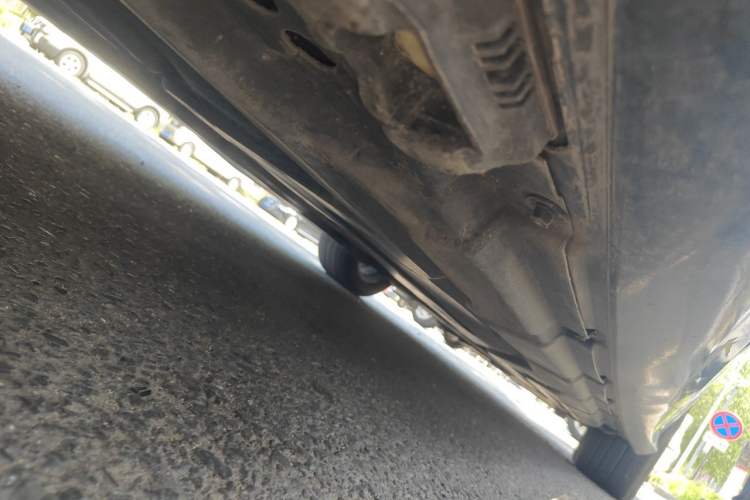 Used Mercedes-Benz R-Class 2011 R 350 L 4MATIC Chassis Rear Right