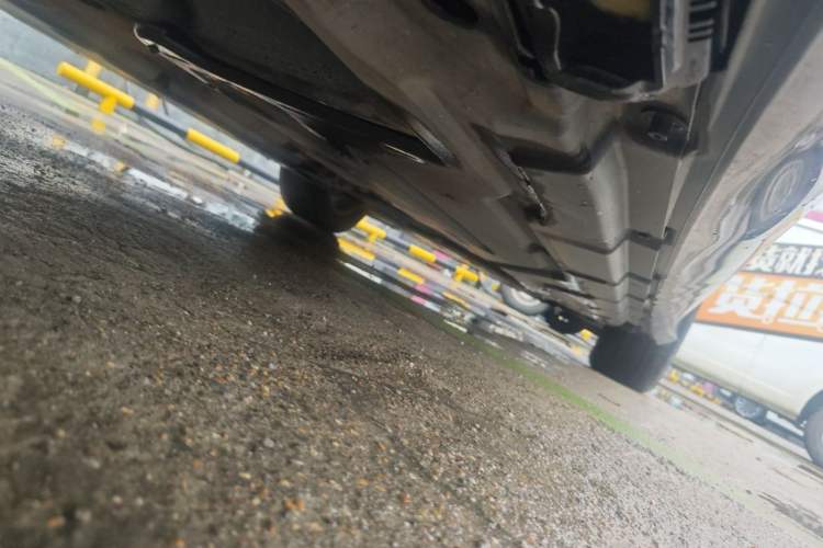 Used Mercedes-Benz R-Class 2011 R 350 L 4MATIC Chassis Rear Right