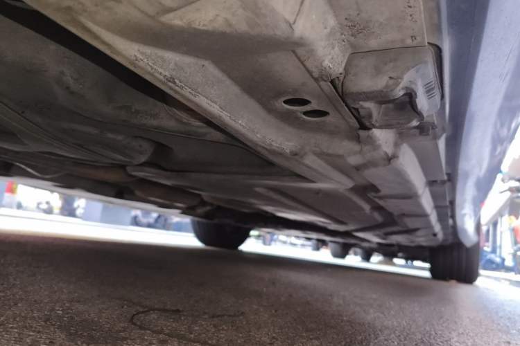 Used Mercedes-Benz R-Class 2011 R 350 L 4MATIC Chassis Rear Right