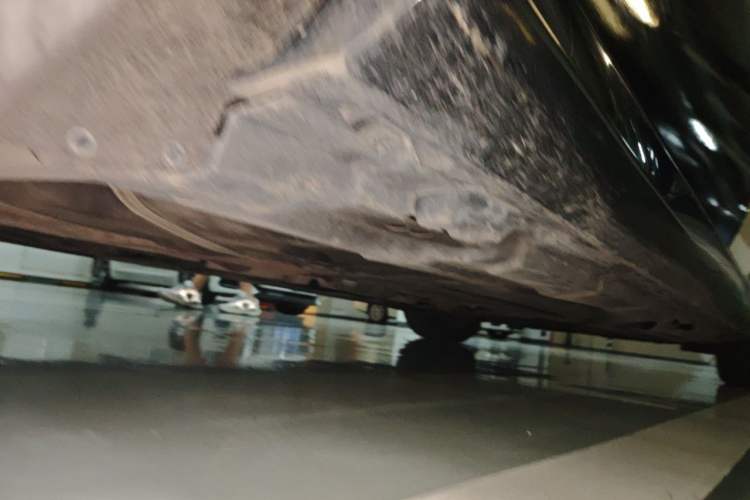 Used Mercedes-Benz R-Class 2011 R 350 L 4MATIC Chassis Rear Right
