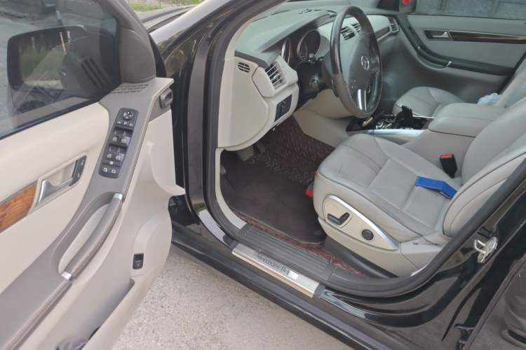 Used Mercedes-Benz R-Class 2011 R 350 L 4MATIC Driver Seat