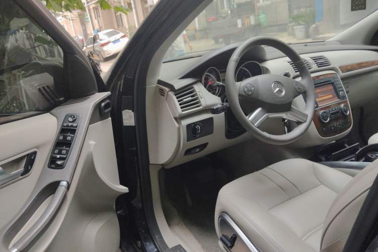 Used Mercedes-Benz R-Class 2011 R 300 L Business Model Driver Seat