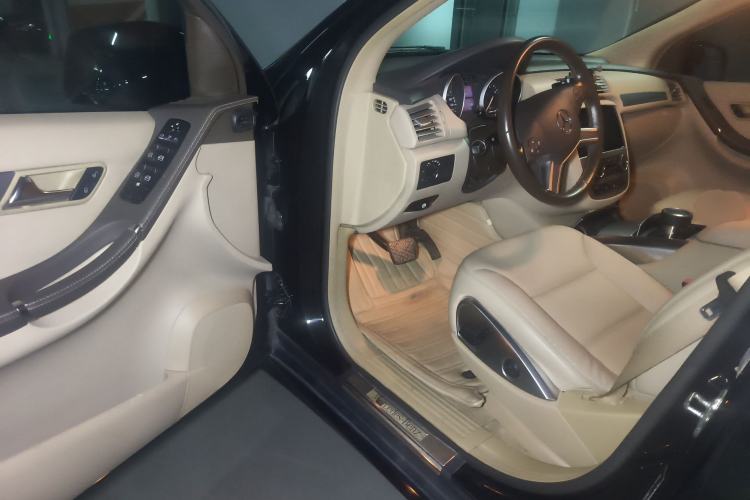 Used Mercedes-Benz R-Class 2011 R 300 L Business Model Driver Seat