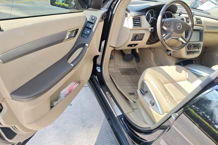 Used Mercedes-Benz R-Class 2011 R 300 L Business Model Driver Seat