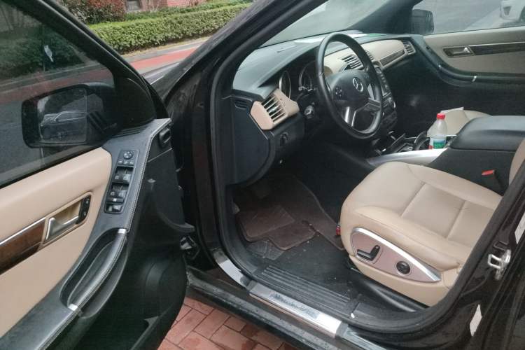 Used Mercedes-Benz R-Class 2011 R 300 L Business Model Driver Seat
