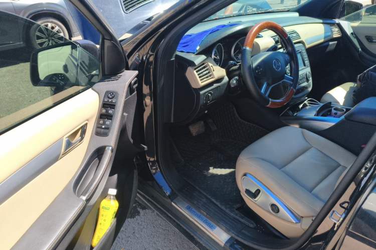 Used Mercedes-Benz R-Class 2011 R 300 L Business Model Driver Seat