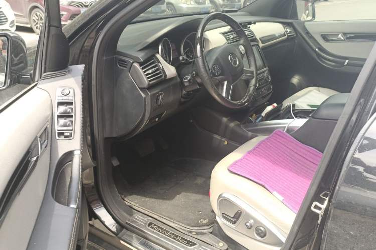 Used Mercedes-Benz R-Class 2011 R 300 L Business Model Driver Seat
