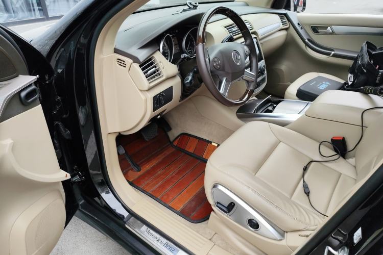 Used Mercedes-Benz R-Class 2011 R 300 L Business Model Driver Seat