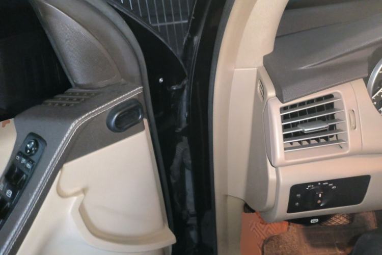 Used Mercedes-Benz R-Class 2011 R 300 L Business Model Driver Seat